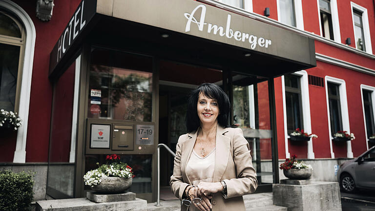 Das Hotel Amberger in Würzburg wird mittlerweile in dritter Generation von Claudia Amberger-Berkmann geführt. Das Hotel Amberger in Würzburg wird mittlerweile in dritter Generation von Claudia Amberger-Berkmann geführt.