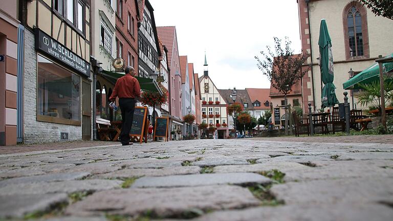 Spaziergang übers Pflaster in der Gemündener Obertorstraße. Am Samstag ist noch einmal Stadtführung. Spaziergang übers Pflaster in der Gemündener Obertorstraße. Am Samstag ist noch einmal Stadtführung.