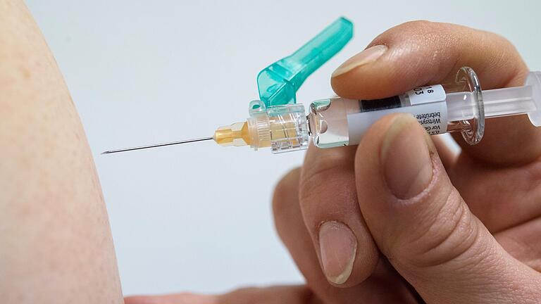 Influenza-Saison und Corona: Wer sich in diesem Jahr gegen Grippe impfen lassen sollte. Influenza-Saison und Corona: Wer sich in diesem Jahr gegen Grippe impfen lassen sollte.