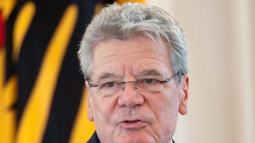 Einser-Zeugnis muss nicht sein       -  Auch Jugendliche ohne Einser-Noten sollen einen Ausbildungsplatz bekommen, sagt Bundespräsident Gauck. Foto: Maurizio Gambarini