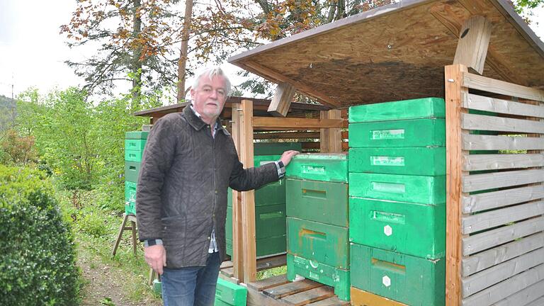Seit 2017 pflegt Jochen Siebenbürger die Imkerei als Hobby. Seit 2017 pflegt Jochen Siebenbürger die Imkerei als Hobby.