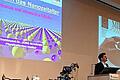 Dr. Jörg Schäfer referiert bei &bdquo;Physik am Samstag&ldquo; an der Universität Würzburg.