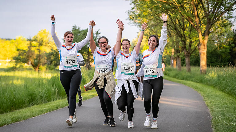 Rund 1800 Läuferinnen und Läufer nehmen am Mittwoch 08.05.24 am Krick-Firmenlauf durch Eibelstadt teil.