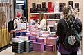 Frankfurter Buchmesse 2024       -  Junge Leute - besser junge Frauen - lesen (wieder) gern: Das Genre &bdquo;New Adult&rdquo; hat viele Fans.