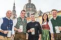 Der Umbau des bekannten Hotels 'Stadt Mainz' mit Lokal fiel genau in die Pandemie. Am Freitag nun fand in der Semmelstraße die offizielle Eröffnung statt. Darauf ein Prosit gaben sich (von links): Georg Göbel, Sven Warmuth, Christian Müller, Sandra Göbel und Michael Bauer stehen auf der Dachterrasse des Hotels Mainz.