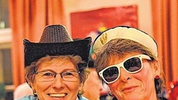 Wurden mit dem Verbandsorden des FVF ausgezeichnet: Ulrike Süveg und Monika Spiegel.