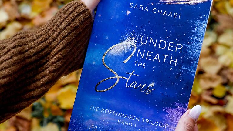 'Underneath the Stars' von Sara Chaabi-Gödecke 'Underneath the Stars' von Sara Chaabi-Gödecke