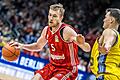 Niels Giffey und Yanni Wetzel       -  Ex-Nationalspieler Niels Giffey verlängert seinen Vertrag beim FC Bayern.