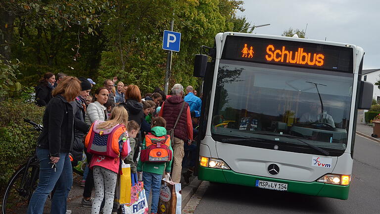 Urteil über Schülertransport - Schulbus (Symbolfoto). Urteil über Schülertransport - Schulbus (Symbolfoto).