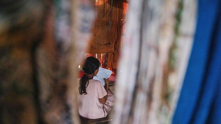 Von Klima-Migration betroffene Kinder       -  Wegen der Folgen des Klimawandels bleibt oft die Bildung auf der Strecke.