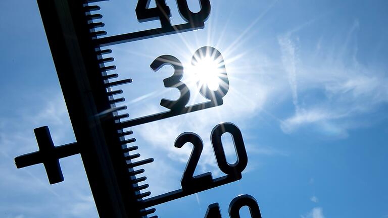 Mancherorts in Unterfranken dürfte in der kommenden Woche wieder die 30-Grad-Marke erreicht werden. Vor allem ab Mittwoch zeichnet sich ein ruhigeres Sommerwetter ab. Mancherorts in Unterfranken dürfte in der kommenden Woche wieder die 30-Grad-Marke erreicht werden. Vor allem ab Mittwoch zeichnet sich ein ruhigeres Sommerwetter ab. 