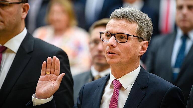Wissenschaftsminister Bernd Sibler bei seiner Vereidigung am 12.November im Bayerischen Landtag.