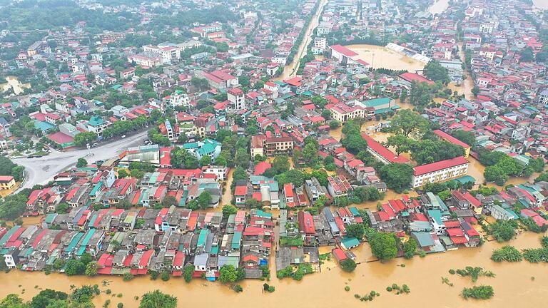 Taifun &bdquo;Yagi&rdquo; in Vietnam       -  Die Zahl der Toten nach dem massiven Sturm steigt weiter.