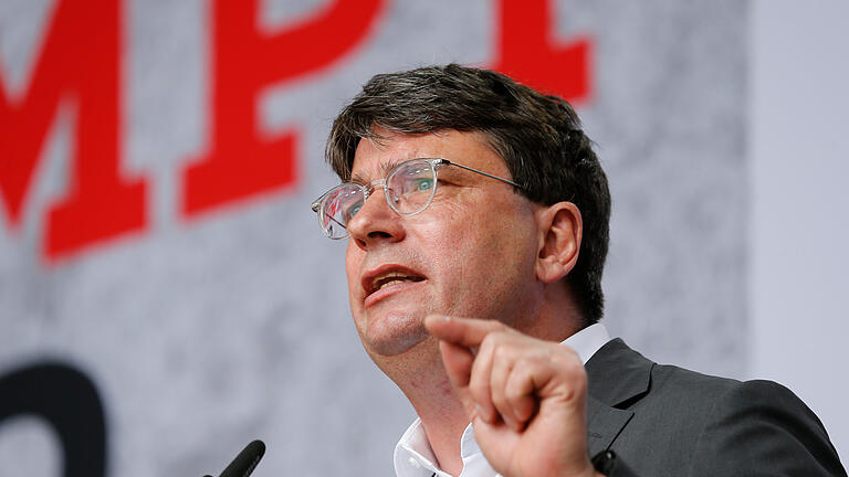 'Ausge-Trumpt!'-Demo in München.jpeg       -  Florian von Brunn, SPD-Spitzenkandidat für die Landtagswahl in Bayern.