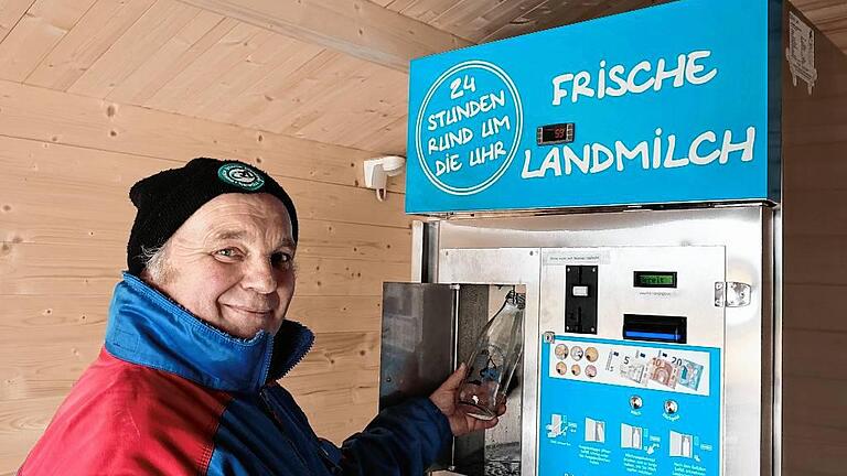 Ein frisch gezapftes Fläschchen Frischmilch ist einzigartig im Geschmack. Werner Büttners Milchtankstelle ist 24 Stunden am Tag geöffnet, und das an sieben Tagen in der Woche.