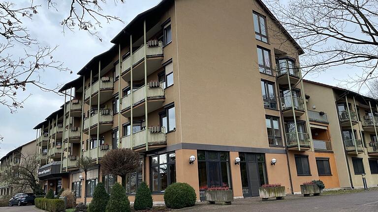 Das Pilotprojekt der 'eingestreuten' Nachtpflege im BRK-Alten- und Pflegeheim verlief erfolgreich. Das Angebot zur Entlastung von pflegenden Angehörigen kann nun in ganz Bayern verwirklicht werden. Das Pilotprojekt der 'eingestreuten' Nachtpflege im BRK-Alten- und Pflegeheim verlief erfolgreich. Das Angebot zur Entlastung von pflegenden Angehörigen kann nun in ganz Bayern verwirklicht werden.