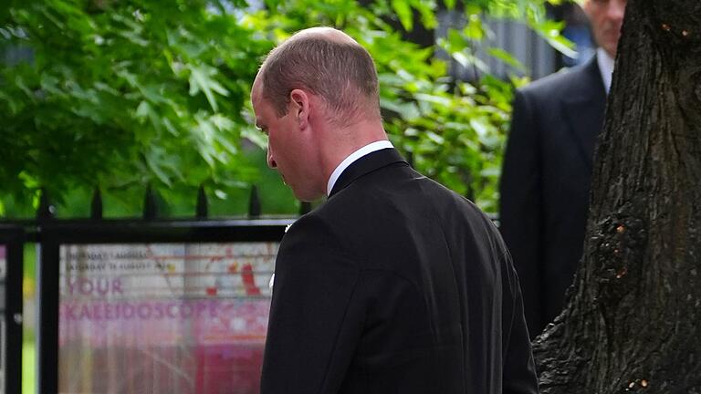 Prinz_William_Hochzeit_Platzanweiser.jpg - Jetzt aber schnell: Prinz William kommt bei der Hochzeit des Herzogs von Westminster eine spezielle Rolle zu. Prinz_William_Hochzeit_Platzanweiser.jpg - Jetzt aber schnell: Prinz William kommt bei der Hochzeit des Herzogs von Westminster eine spezielle Rolle zu.