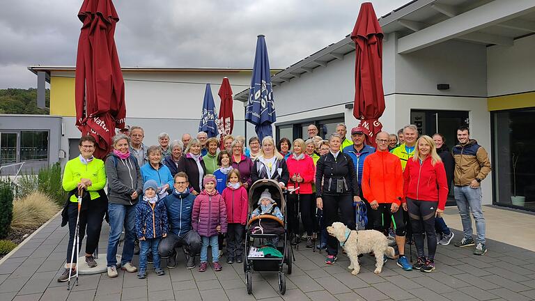 Gruppenfoto der Teilnehmer.