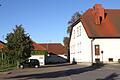 In der 'Seestraße' in Rentweinsdorf würde im Bereich des Pkw für einen Laden schon ein Bauplatz zur Verfügung stehen.