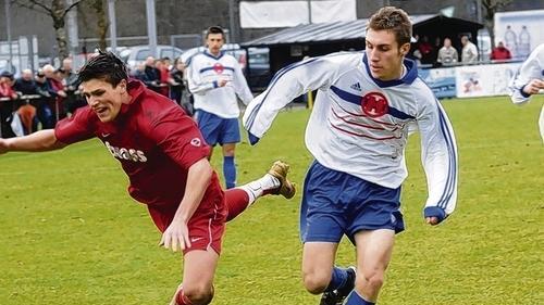 Fliegender Frammersbacher: Fabian Kömm (links) gegen Bad Kissingens Daniel Hartmann.YVONNE VOGELTANZ