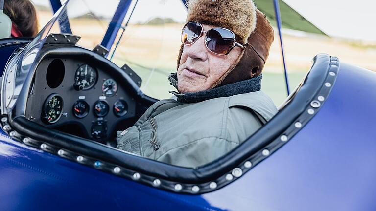 Elmar Umhöfer fliegt jeden Morgen noch mit seiner Tochter in der selbstgebauten Renegade über die Rhön