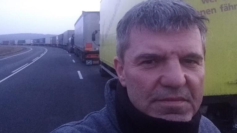 Vadim Horvat in der Lkw-Schlange an der Grenze zur Ukraine.