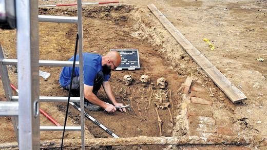 Archäologen finden über 50 Skelette Archäologen finden über 50 Skelette