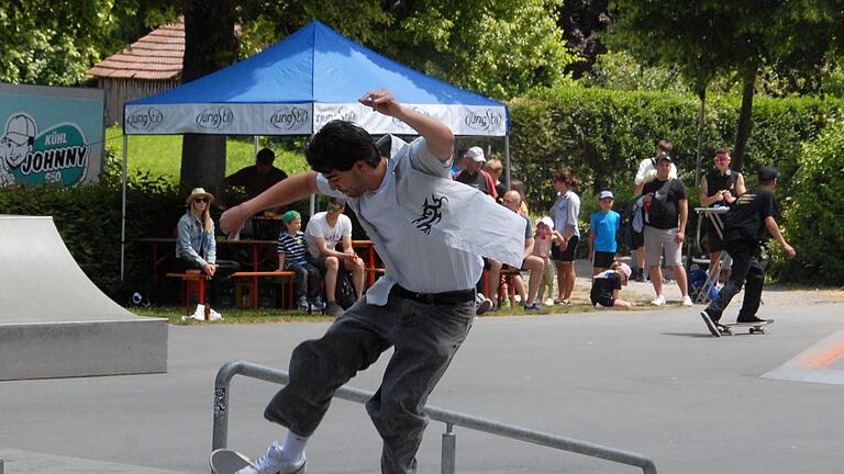 Ein vielfältiges Programm erlebten die Besucherinnen und Besucher des dreitägigen Kitzinger Stadtfestes mit Skater-Contest.