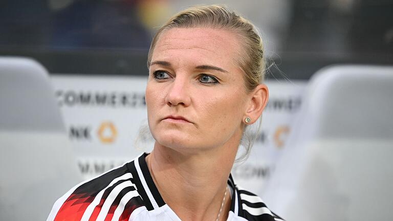 Alexandra Popp       -  Alexandra Popp: Gegen die USA angeschlagen raus