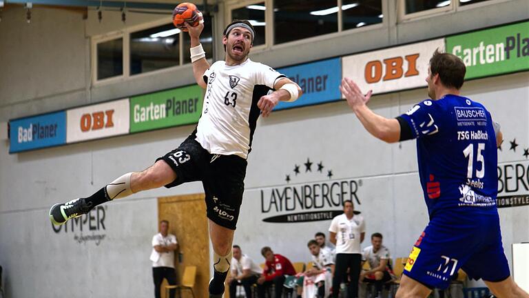 Julius Rose (links) streift ab Sommer das grün-weiße Trikot der DJK Rimpar Wölfe über und wechselt vom Drittligisten TuS 04 Kaiserslautern-Dansenberg ins Wolfsrevier. Julius Rose (links) streift ab Sommer das grün-weiße Trikot der DJK Rimpar Wölfe über und wechselt vom Drittligisten TuS 04 Kaiserslautern-Dansenberg ins Wolfsrevier.