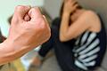 Ein Mann soll auf seine Partnerin eingeschlagen und ihr unter anderem Haar ausgerissen haben. Dafür musste er sich nun vor dem Amtsgericht Haßfurt verantworten.