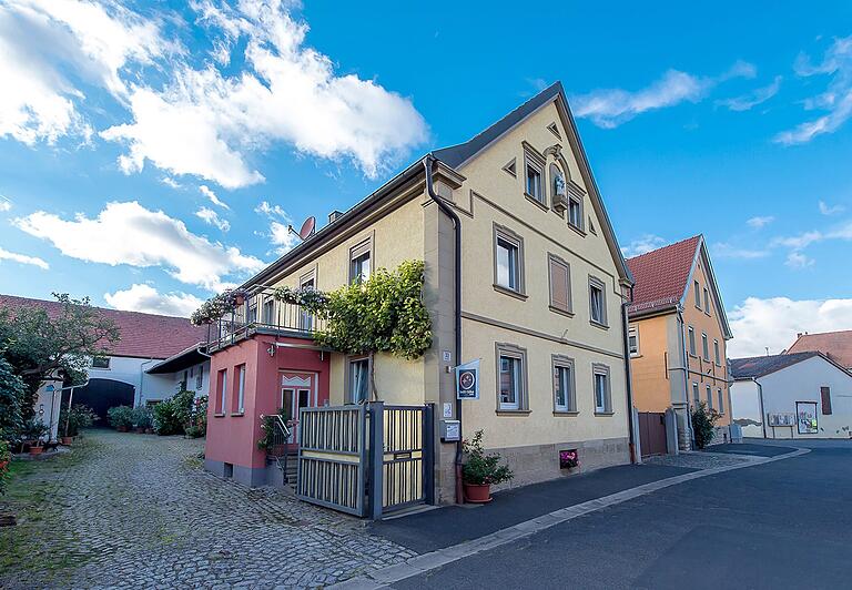 In Hergolshausen haben Renate König und Michael Schmid in dem ehemaligen Bauernhof Ferienwohnungen eingerichtet. In Hergolshausen haben Renate König und Michael Schmid in dem ehemaligen Bauernhof Ferienwohnungen eingerichtet.