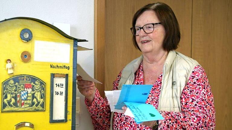 Rosemarie Schotte leitet seit 1994 das Weihnachtspostamt in Himmelstadt. Magdalena Rössert - Rosemarie Schotte leitet seit 1994 das Weihnachtspostamt in Himmelstadt. Magdalena Rössert Rosemarie Schotte leitet seit 1994 das Weihnachtspostamt in Himmelstadt. Magdalena Rössert - Rosemarie Schotte leitet seit 1994 das Weihnachtspostamt in Himmelstadt. Magdalena Rössert