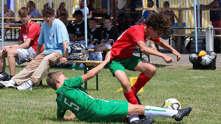 Mettermich-Cup - Das war der 11. Mettermich-Cup in Breitenbach-Mitgenfeld. Mettermich-Cup - Das war der 11. Mettermich-Cup in Breitenbach-Mitgenfeld.