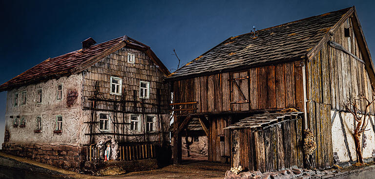Das Modell des Elternhauses von Alois Wehner ist inzwischen an das Freilandmuseum Fladungen übergegangen, für das es bereits als Motiv von Weihnachtskarten diente. Das Modell des Elternhauses von Alois Wehner ist inzwischen an das Freilandmuseum Fladungen übergegangen, für das es bereits als Motiv von Weihnachtskarten diente.