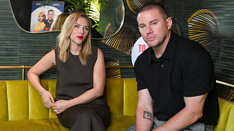 Interviews zum Film &bdquo;To the moon&rdquo;       -  Scarlett Johansson und Channing Tatum gehen unterschiedlich mit dem Thema Aberglaube um.