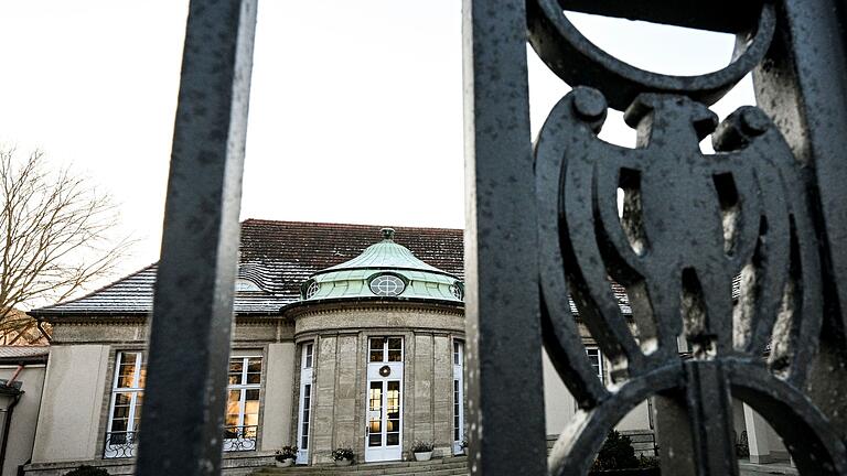 Correctiv-Bericht.jpeg       -  Blick auf ein Gästehaus, in dem AfD-Politiker nach einem Bericht des Medienhauses Correctiv an einem Treffen teilgenommen haben sollen. Ein Teilnehmer klagte gegen den Bericht.