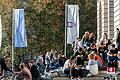 Studierende vor der Neuen Uni am Sanderring in Würzburg: Nur wenige sind bereit, sich in der Studierendenvertretung zu engagieren.