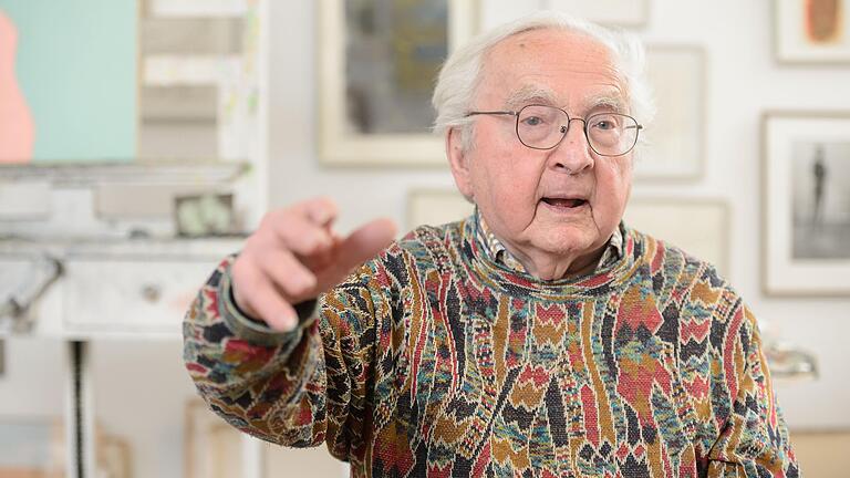 Der Künstler Dieter Stein in seinem Atelier in der Würzburger Kantstraße. Das Bild entstand 2017.