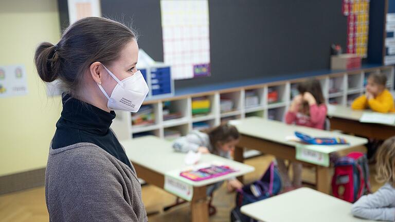 Lehrerinnen und Lehrer standen in den vergangenen Schuljahren vor besonderen Herausforderungen.       -  Lehrerinnen und Lehrer standen in den vergangenen Schuljahren vor besonderen Herausforderungen.