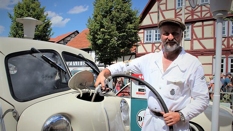 Unter dem Motto 'Klamotten, Blech und Oldies' feierten die Fladungen Classics nach acht Jahren Pause Comeback. Am Sonntag (03.07.22) besuchten zahlreiche Menschen die Veranstaltung in der nördlichsten Stadt Bayerns.