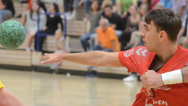 Rückraumspieler Ben Werthmann vom TSV Lohr lag zuletzt krank im Bett und dürfte im Spiel gegen den TSV Allach ausfallen. Rückraumspieler Ben Werthmann vom TSV Lohr lag zuletzt krank im Bett und dürfte im Spiel gegen den TSV Allach ausfallen.