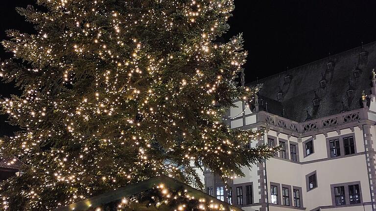 Der Weihnachtsbaum in Schweinfurt. Der Weihnachtsbaum in Schweinfurt.