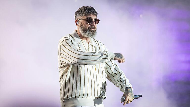 Der Deutsch-Rapper Sido spielte vergangenes Jahr in Kitzingen und kommt 2025 am 5. Juli ins Sachs-Stadion nach Schweinfurt. Der Deutsch-Rapper Sido spielte vergangenes Jahr in Kitzingen und kommt 2025 am 5. Juli ins Sachs-Stadion nach Schweinfurt.