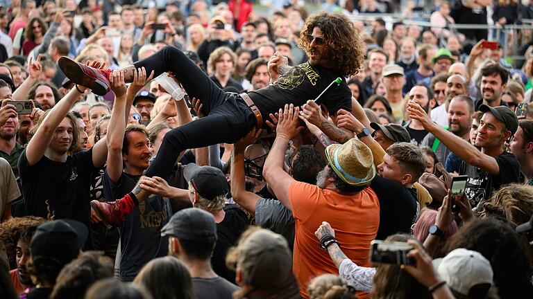 Die Band 'The Great Machine' aus Tel Aviv trat am Samstag beim Umsonst &amp; Draussen Festival auf den Mainwiesen in Würzburg auf.