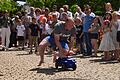 Da lacht OB Stefan Güntner noch. Doch auf dem Bobby-Car-Parcours stürzte er zweimal.