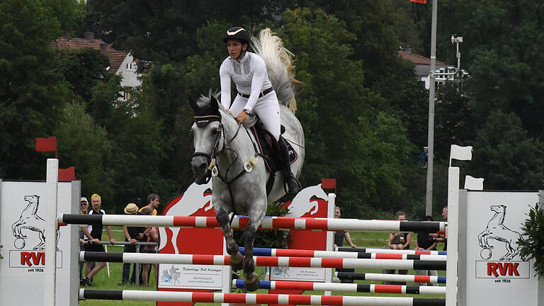 Rakoczy-Reitturnier beim RV Bad Kissingen       -  Eine der erfolgreichsten Reiterinnen in der Au war Nicoletta Müßig vom RC Nürnberg.