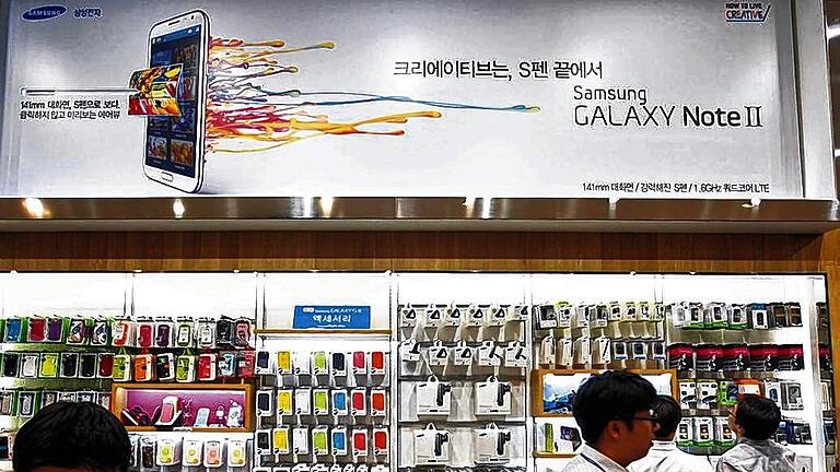 Apple-Rivale auf Rekordkurs:  Samsung ist weltweit größter Handy-Hersteller und hält auch die Spitzenposition bei Smartphones. DPA