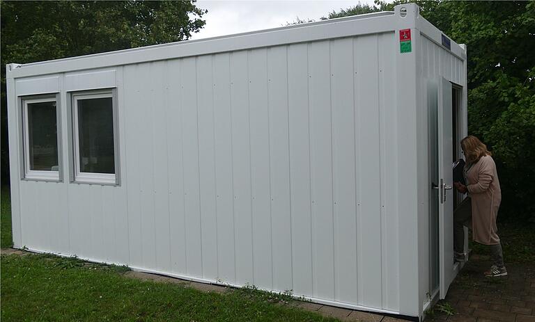 Der Bürocontainer ist das neue Domizil von Geschäftsführerin Beate Henke.
