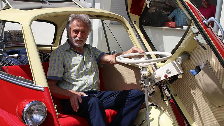 Arnold Morper in seiner Isetta 250       -  Arnold Morper in seiner Isetta 250